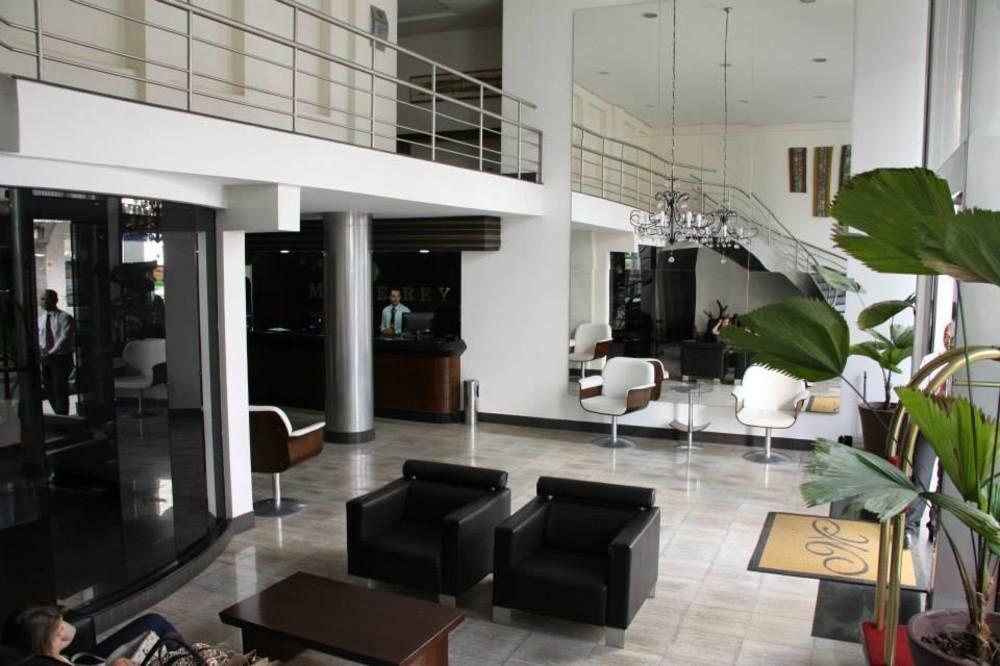 Hotel Monte Rey Монтис Кларос Екстериор снимка