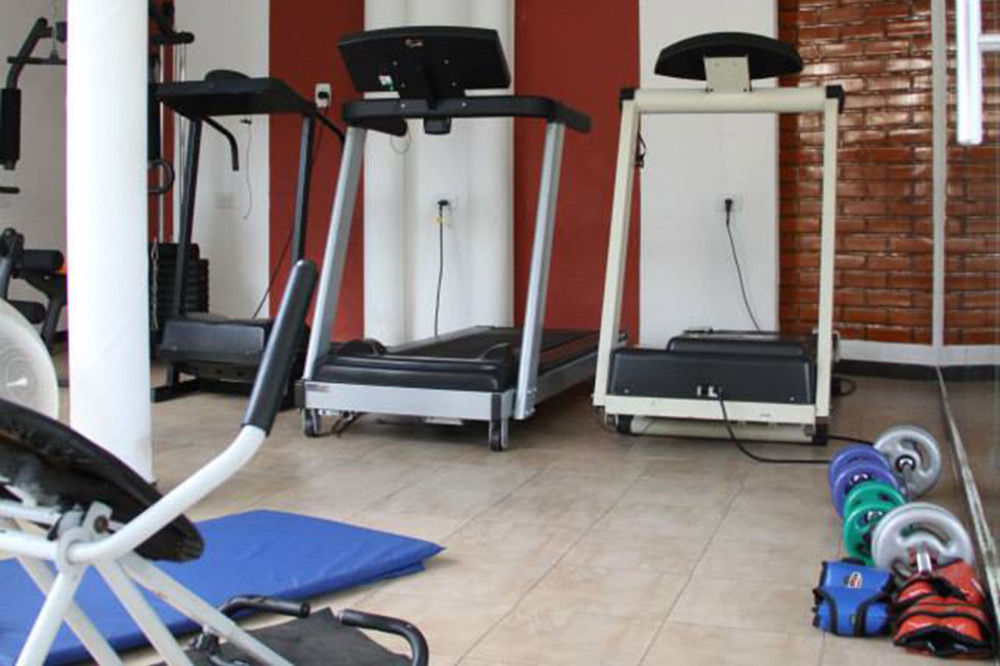 Hotel Monte Rey Монтис Кларос Екстериор снимка